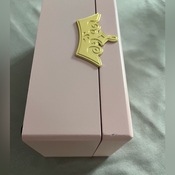 Kids Disney Princess Gold Icon Pink Lacquer Wood Jewelry Box Jewelry Organizer - Picture 10 of 15